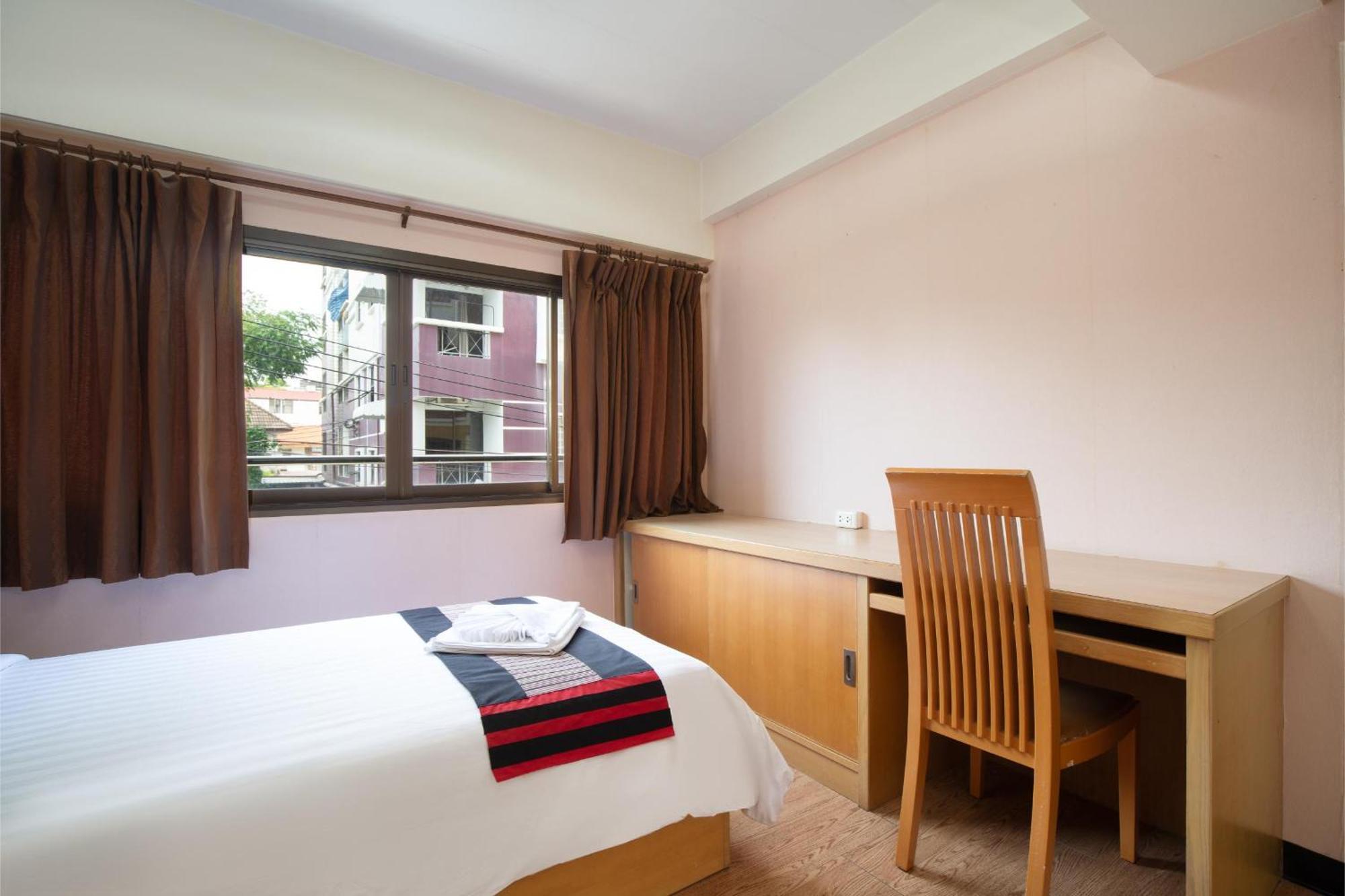 P-Park Hotel Бангкок Экстерьер фото